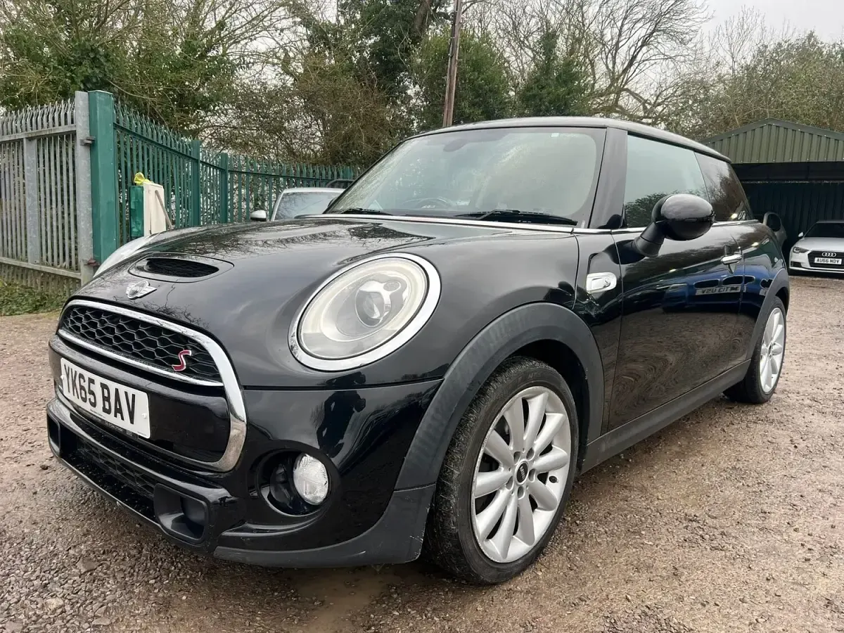 Used Mini Cooper S Hatch 190 HP (139 kW) 2015 Black Hatchback