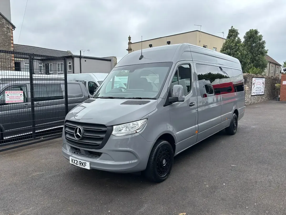 Used Mercedes Sprinter Progressive 150 HP (110 kW) 2021 Silver Van