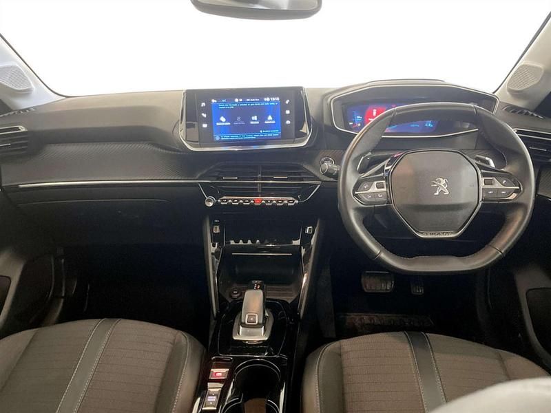 Used Peugeot 208 Allure Premium 100 HP (73 kW) 2021 White Hatchback