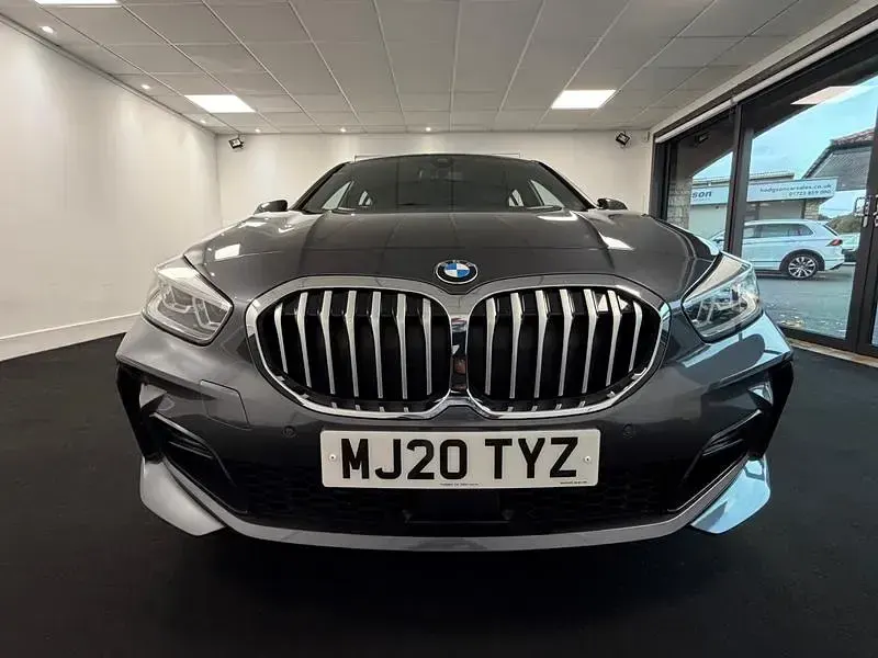 Used BMW 118 M Sport 140 HP (102 kW) 2020 Grey Hatchback