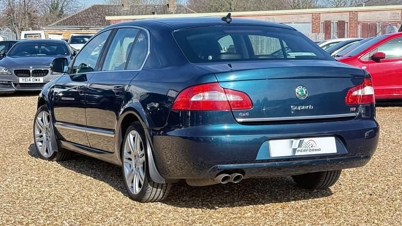 Used Skoda Superb Elegance 170 HP (125 kW) 2012 Blue Hatchback