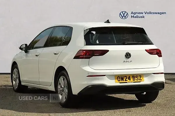 Used VW Golf VIII Life 115 HP (84 kW) 2024 White Hatchback