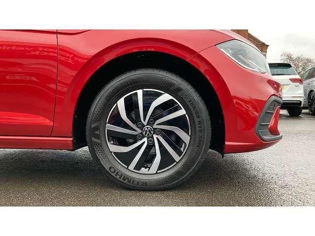 Used VW Polo Life 95 HP (69 kW) 2023 Red Hatchback