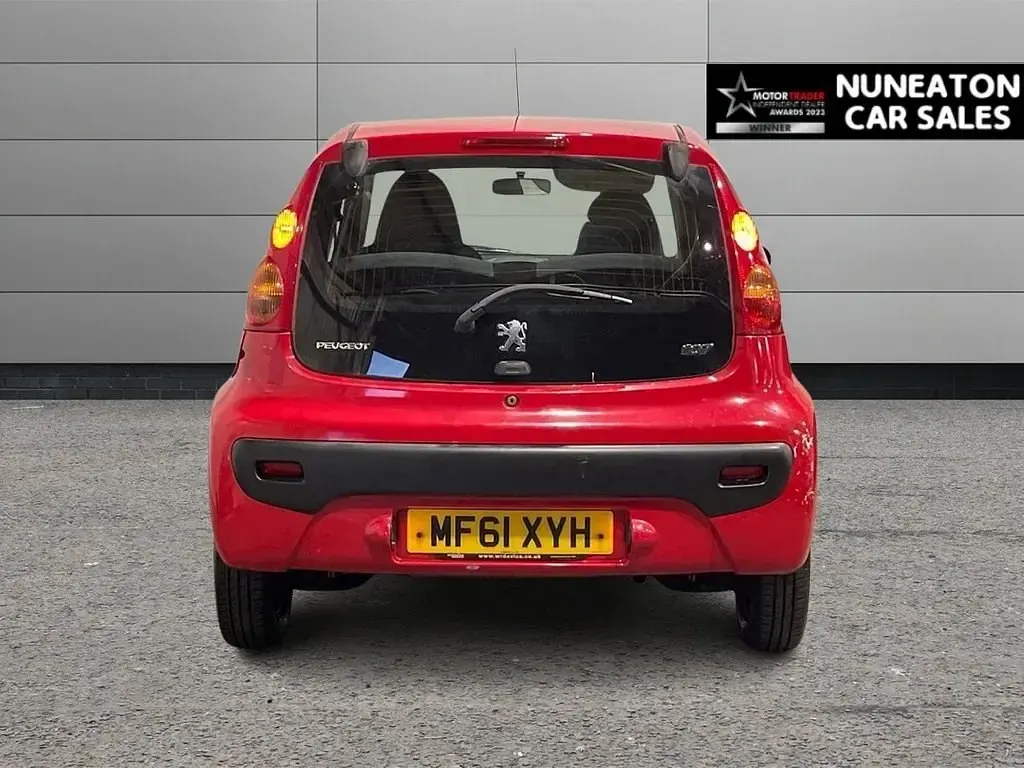 Second-hand Peugeot 107 68 CP (50 kW) 2011 Roșu Hatchback