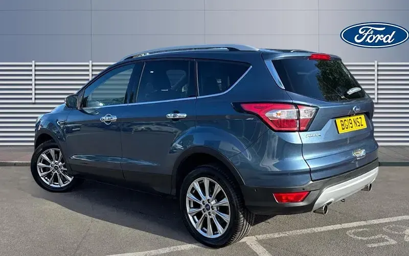 Usado Ford Kuga Titanium 150 CV (110 kW) 2019 Azul SUV
