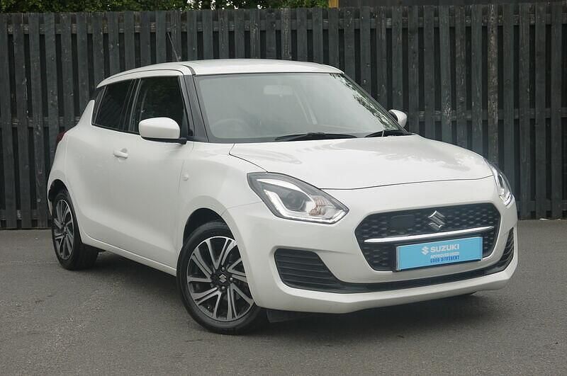 Used 2023 Suzuki Swift SZ-L Hatchback | £11,991 (Good price) - Image 1/4