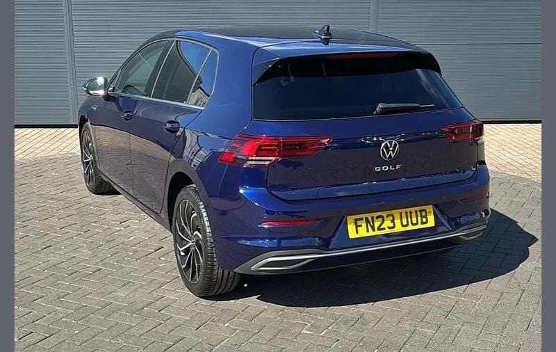 Used VW Golf VIII Edition 128 HP (94 kW) 2023 Blue Hatchback