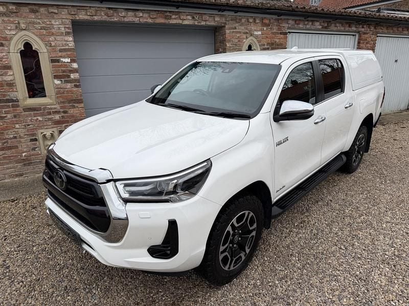 Used Toyota HiLux 150 HP (110 kW) 2023 White Pickup