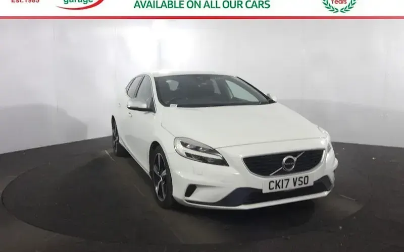 Used Volvo V40 R-Design 120 HP (88 kW) 2019 Hatchback