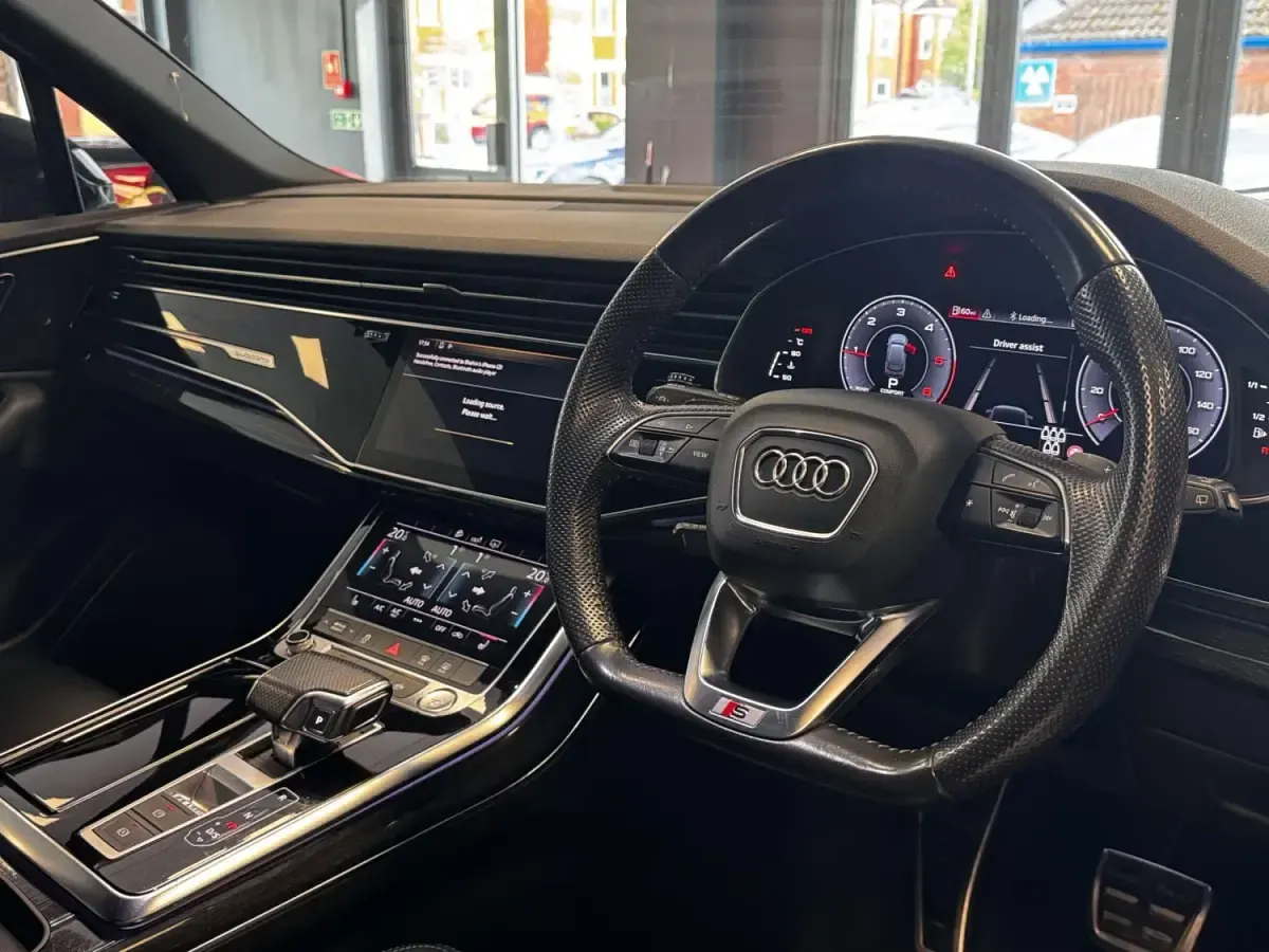 Usado Audi Q7 Black Edition 286 CV (210 kW) 2020 Gris SUV