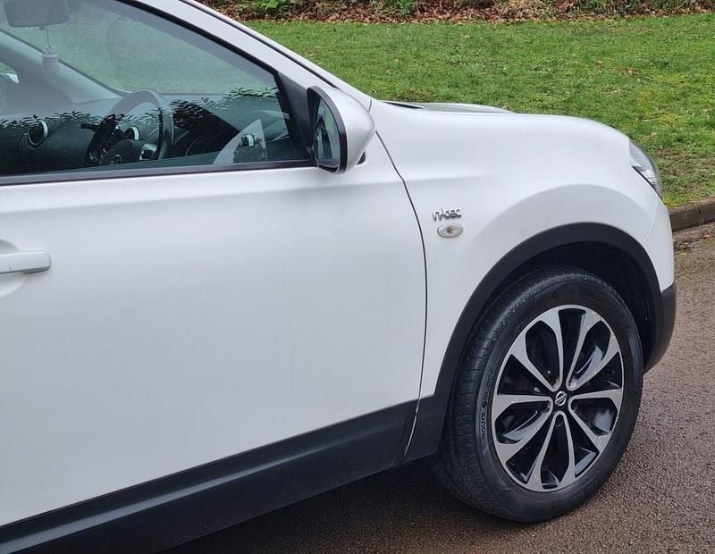 Used Nissan Qashqai N-TEC 110 HP (80 kW) 2011 White SUV