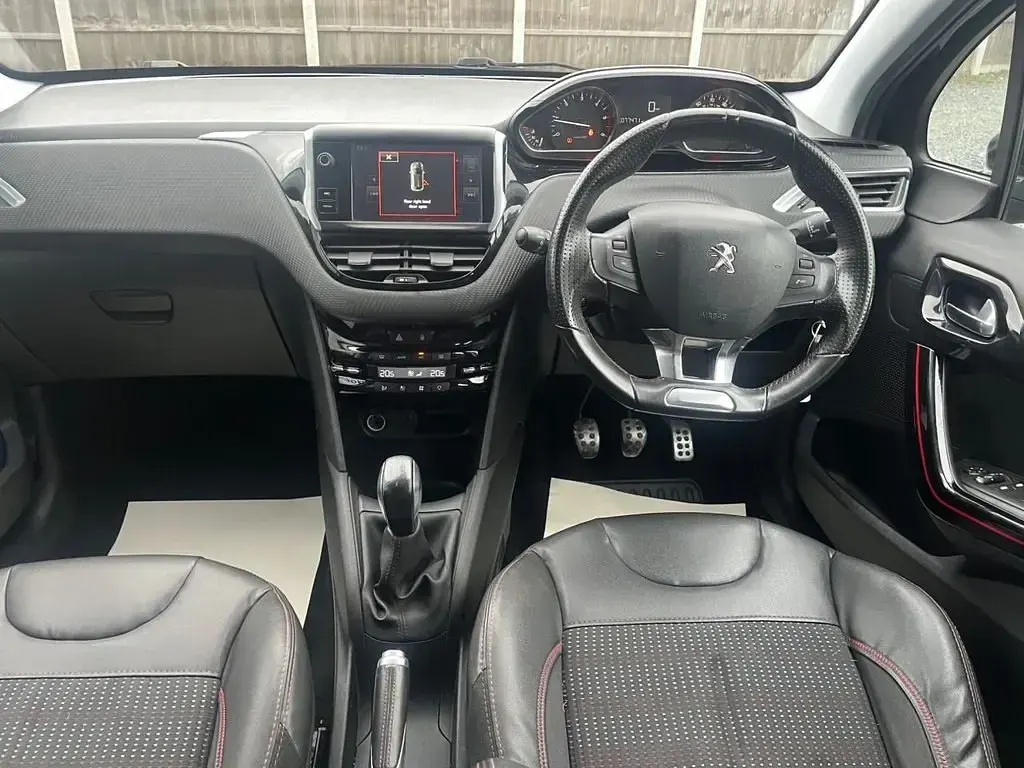 Used Peugeot 208 GT-line 100 HP (73 kW) 2015 Blue Hatchback