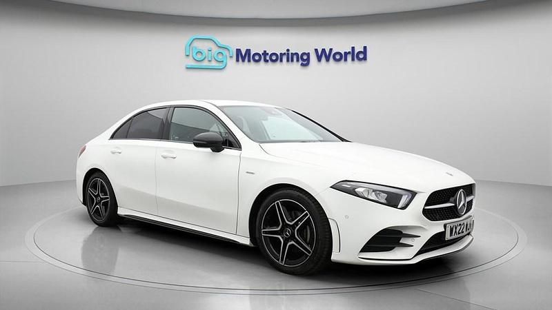 Used Mercedes A180 Executive 136 HP (100 kW) 2022 White Sedan