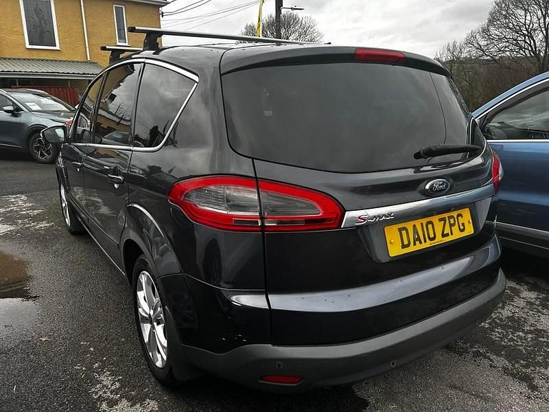 Usado Ford S-MAX Titanium 140 CV (102 kW) 2010 Gris Monovolumen