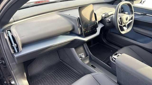 Used Volvo EX30 Performance 310 kW (422 HP) 2025 SUV