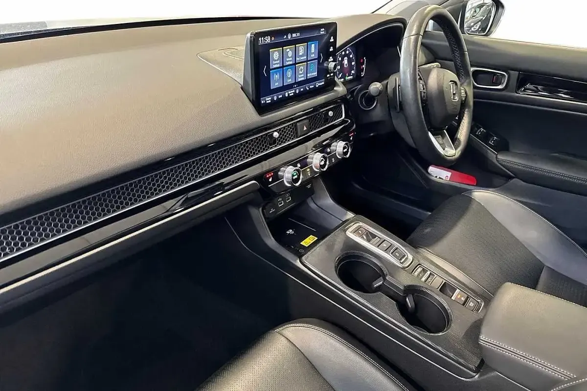 Used Honda Civic Advance 184 HP (135 kW) 2023 Black Hatchback