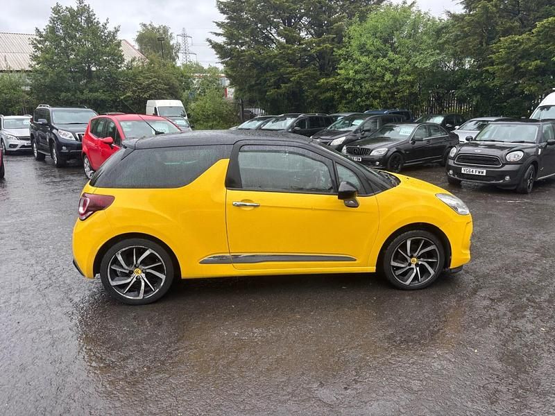 Used Citroën DS3 90 HP (66 kW) 2015 Yellow Hatchback