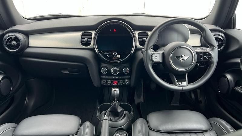Usado Mini Cooper Exclusive 136 HP (100 kW) 2021 Preto Citadino