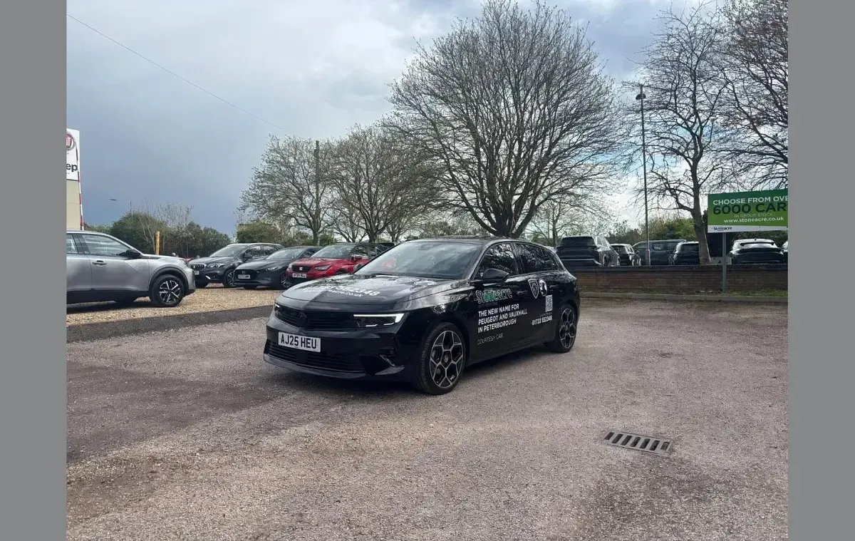 Used Vauxhall Astra Ultimate 131 HP (96 kW) 2025 Black Hatchback