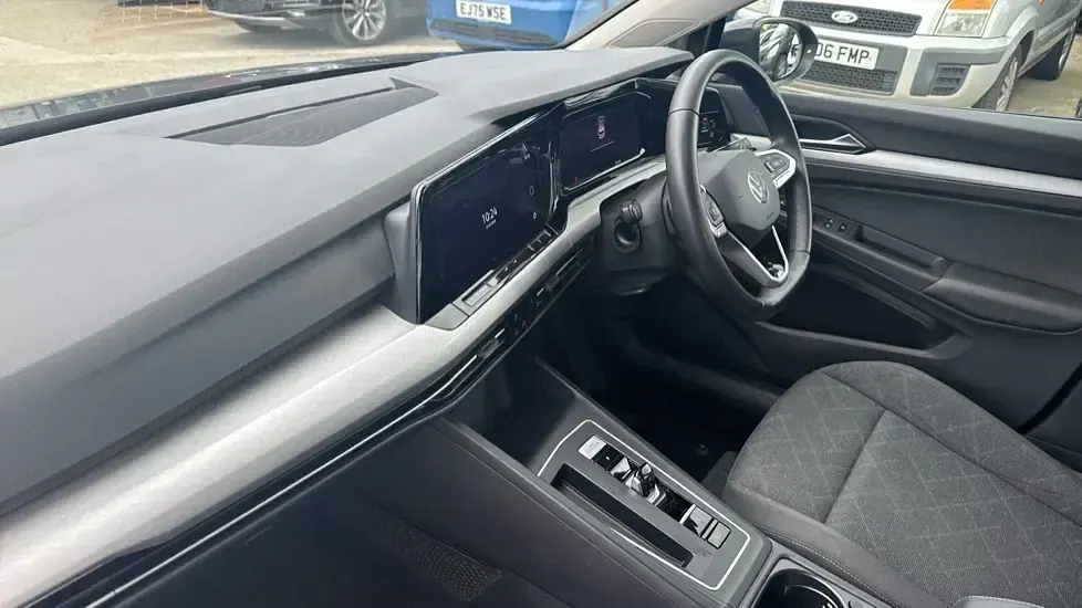 Second-hand VW Golf VIII Life 150 CP (110 kW) 2024 Gri