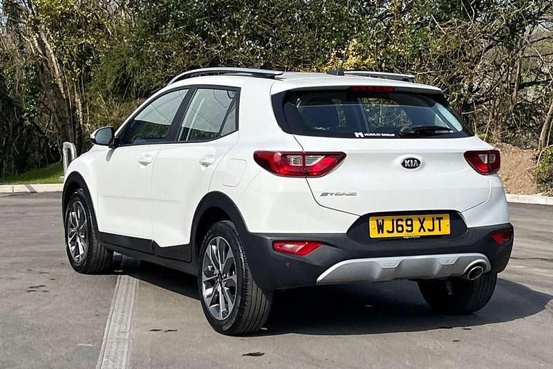 Used Kia Stonic 100 HP (73 kW) 2019 White SUV