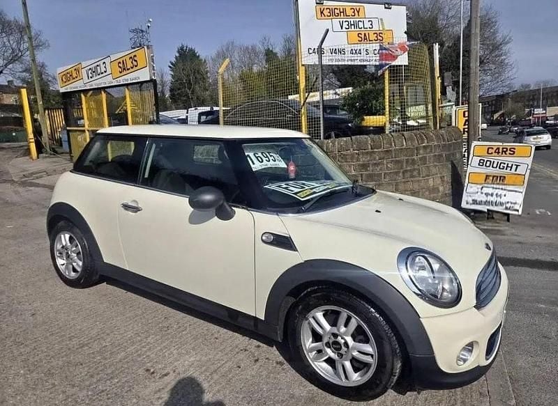 Used Mini One D Hatch 90 HP (66 kW) 2013 White Hatchback