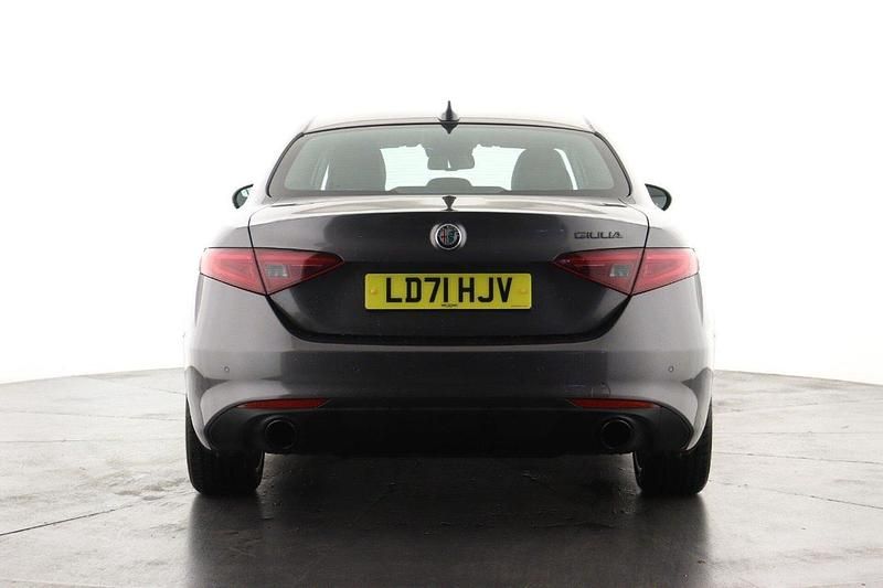 Used Alfa Romeo Giulia Sprint 197 HP (144 kW) 2021 Grey Sedan