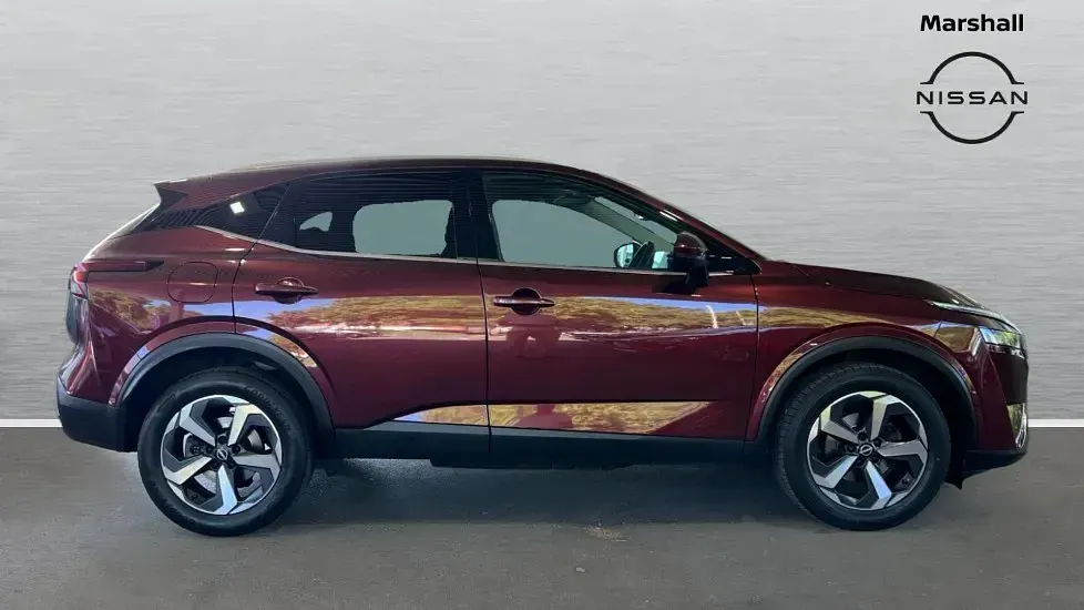Used Nissan Qashqai N-Connecta 158 HP (116 kW) 2024 Red SUV