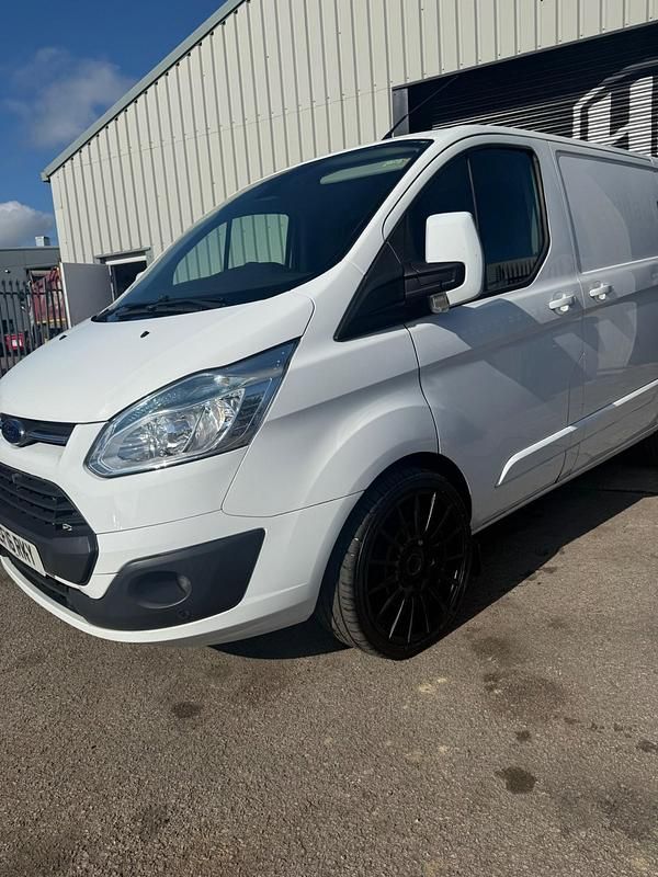 Used Ford Transit Custom Limited 125 HP (91 kW) 2016 White Van