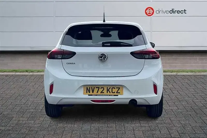 Used Vauxhall Corsa Design Edition 100 HP (73 kW) 2022 White Hatchback