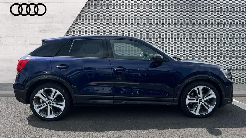 Używany Audi SQ2 Comfort 300 KM (220 kW) 2023 Niebieski SUV