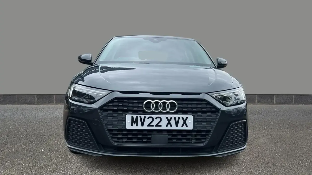Usado Audi A1 Premium 110 CV (80 kW) 2022 Gris SUV