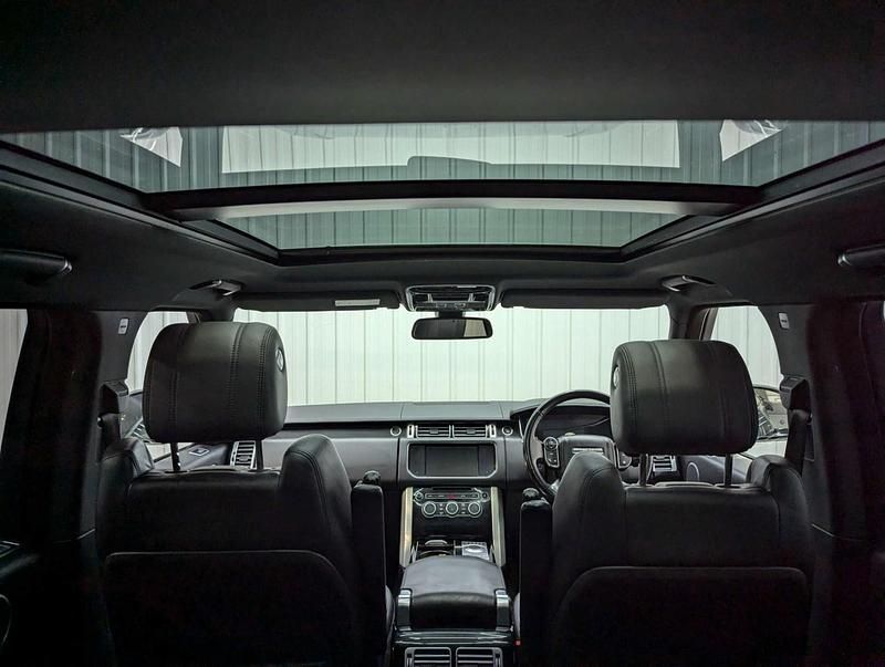 Used Land Rover Range Rover Vogue 258 HP (189 kW) 2016 Black SUV
