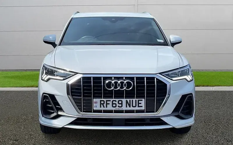 Używany Audi Q3 S-Line 150 KM (110 kW) 2023 SUV
