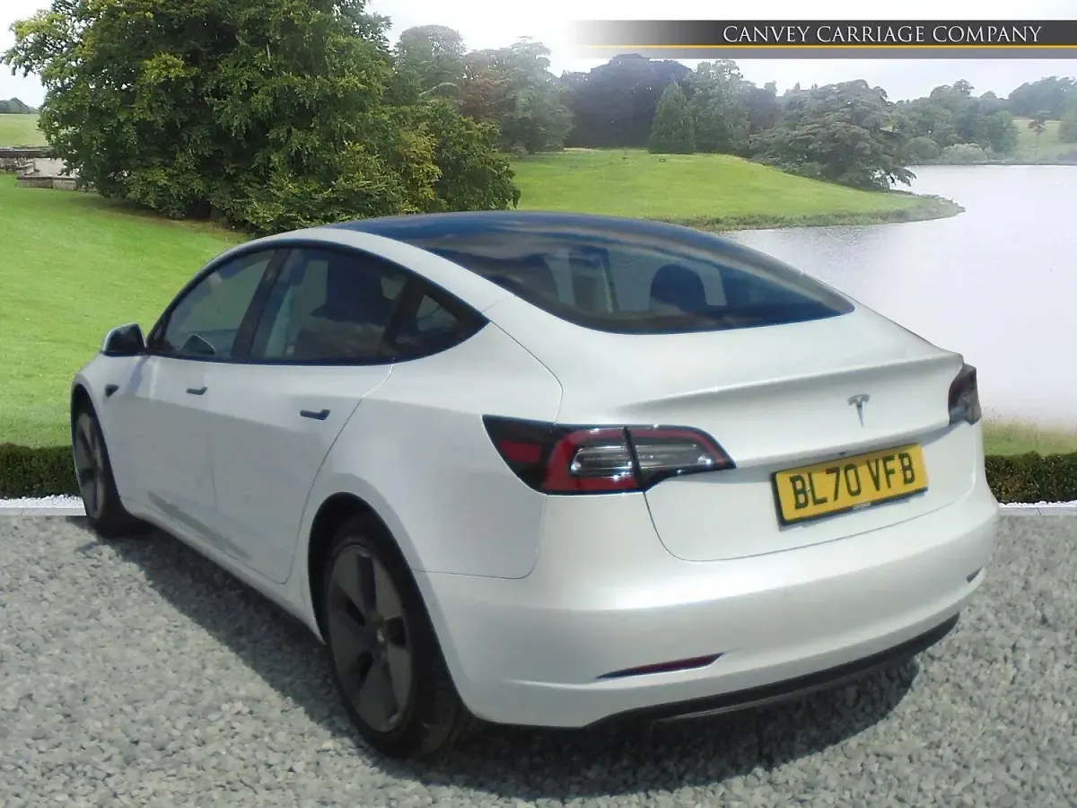 Used Tesla Model 3 Standard Range 239 kW (325 HP) 2020 White Sedan