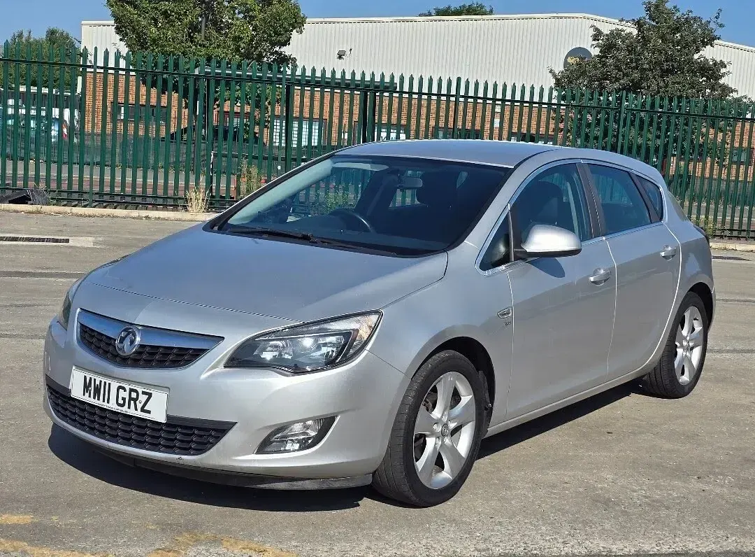 Used Vauxhall Astra SRi 2011 Silver Hatchback