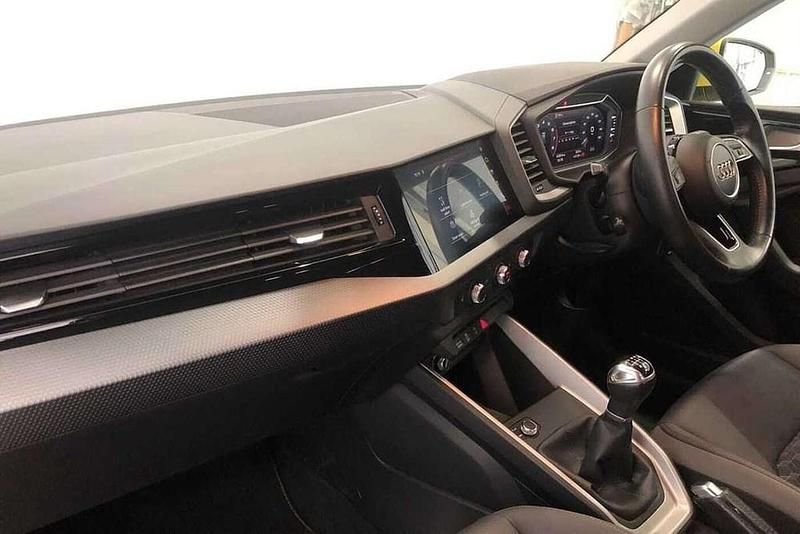 Used Audi A1 Sport 113 HP (83 kW) 2018 Yellow Hatchback