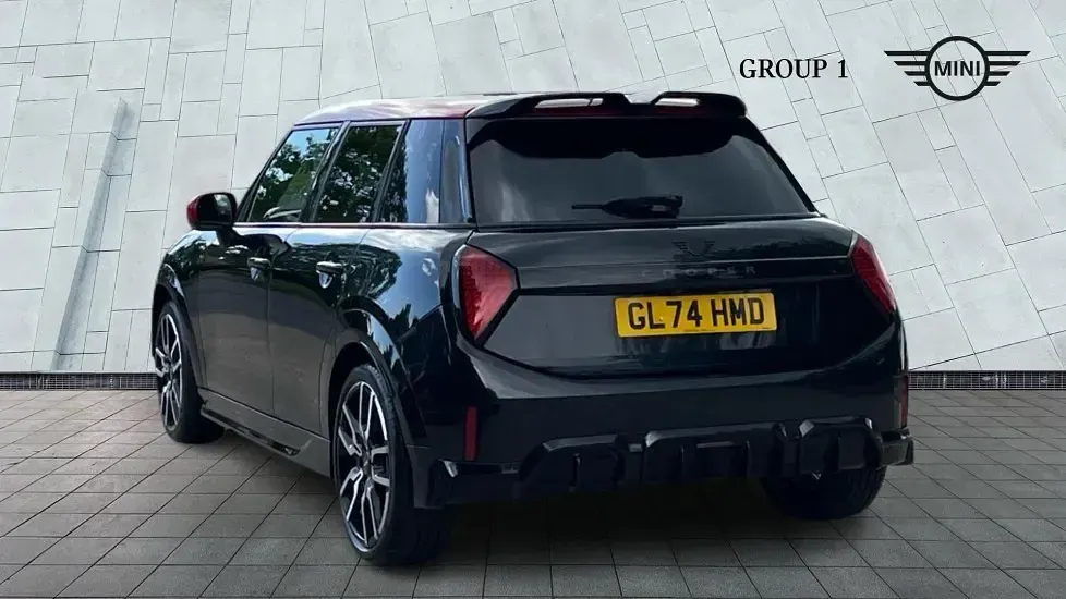 Usado Mini Cooper Hatch 154 CV (113 kW) 2024 Negro Utilitario