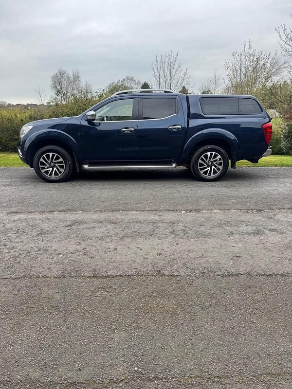 Używany Nissan Navara Tekna 188 KM (138 kW) 2017 Niebieski Pickup