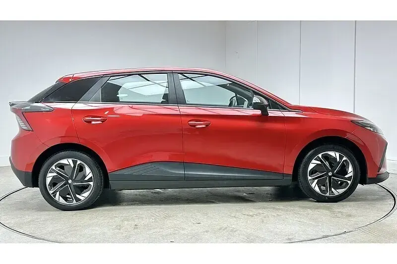 Used MG MG4 EV SE 319 kW (435 HP) 2023 Red Hatchback