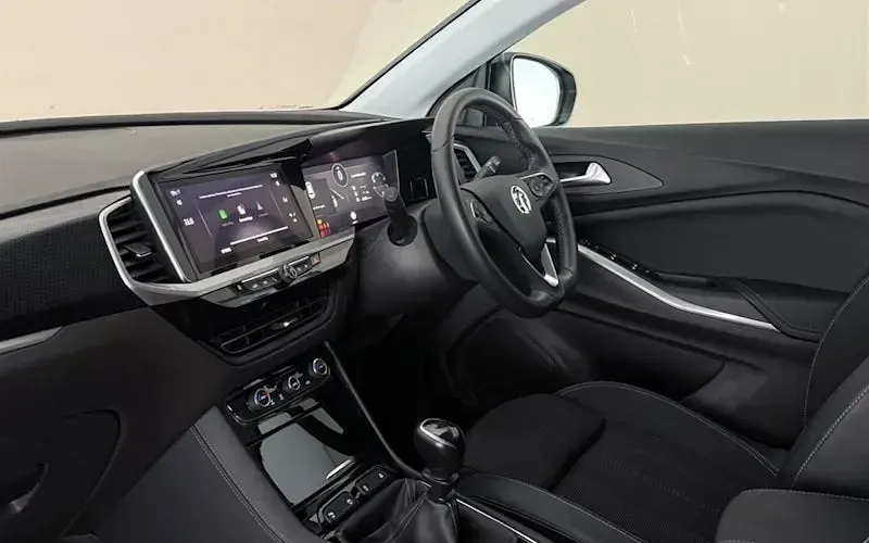 Used Vauxhall Grandland X S 131 HP (96 kW) 2023 White SUV