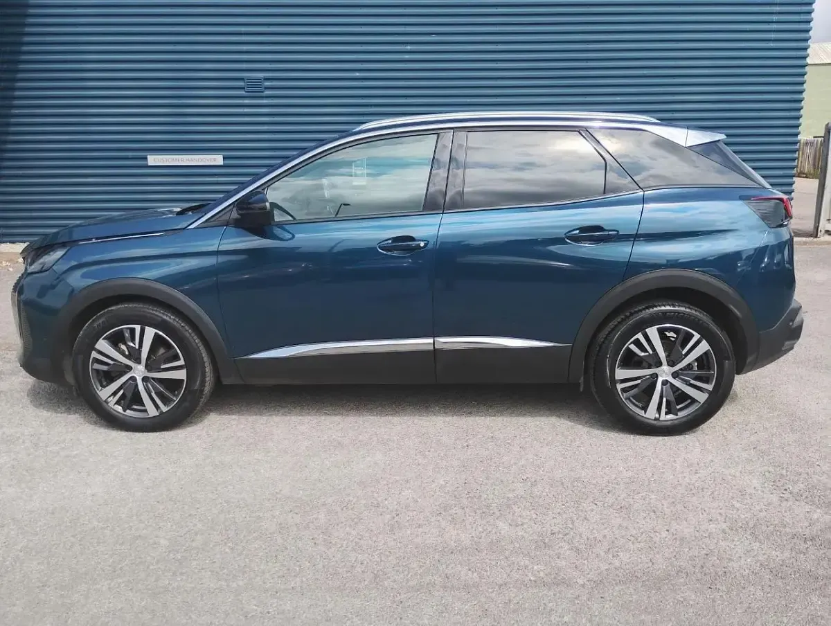 Used Peugeot 3008 Allure+ 129 HP (94 kW) 2023 Blue SUV