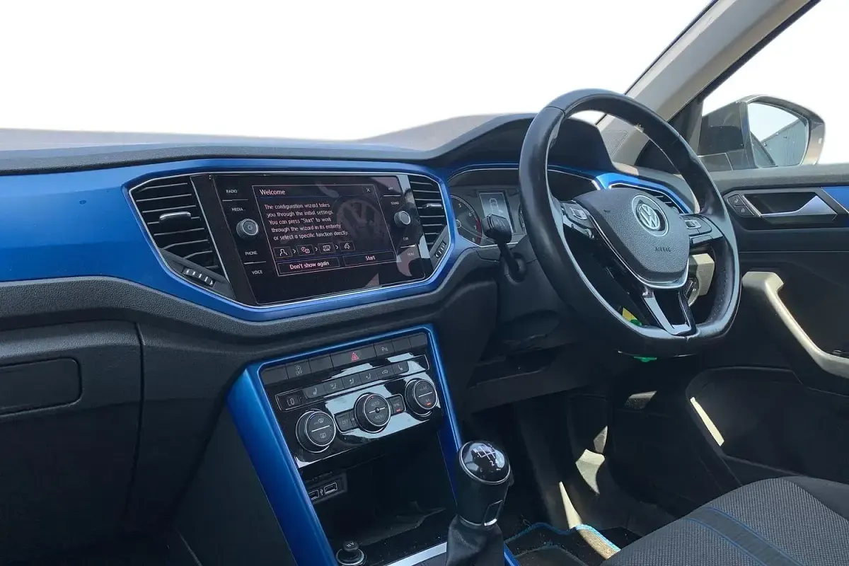 Used VW T-Roc Design 116 HP (85 kW) 2018 Blue SUV