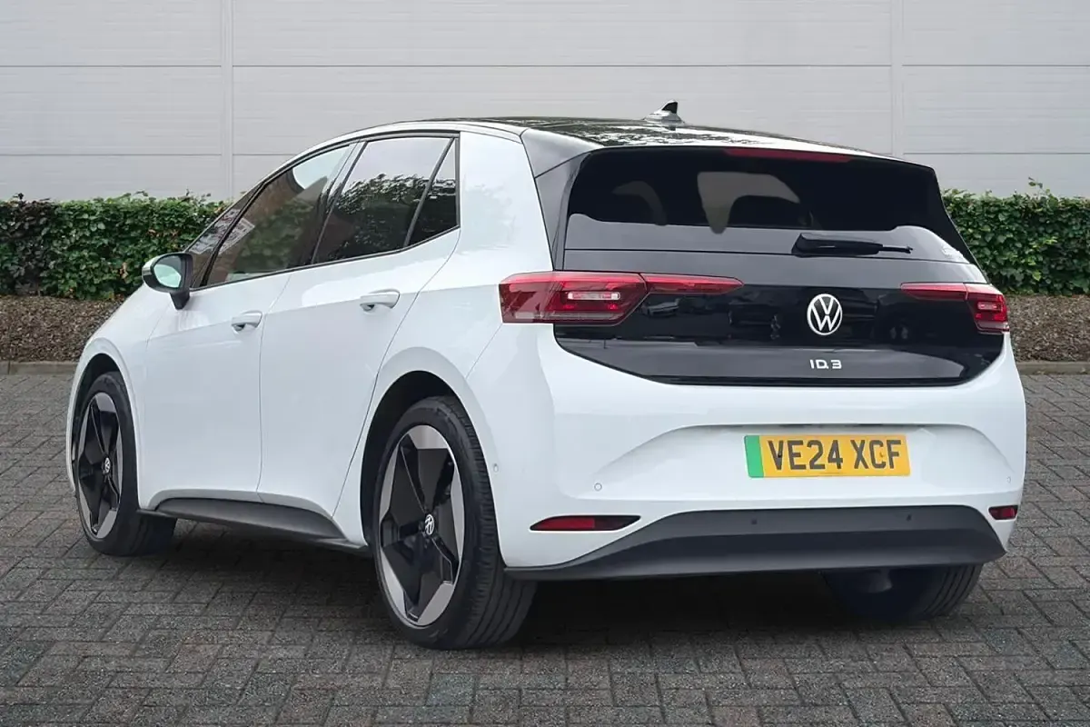 Used VW ID.3 Pro 150 kW (204 HP) 2024 White Hatchback
