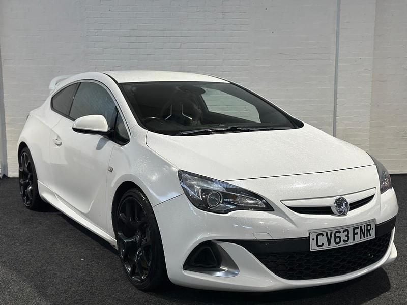 Used Vauxhall Astra GTC 2013 White Hatchback