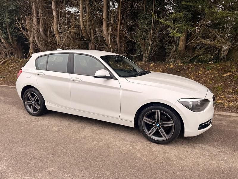 Used BMW 116 Sport Line 2013 White Hatchback