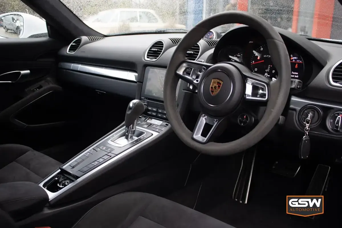 Used Porsche Cayman 360 HP (264 kW) 2019 White Coupe