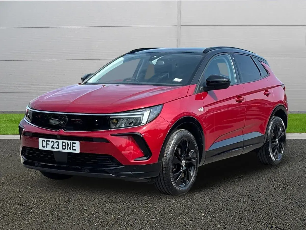 Used Vauxhall Grandland X 131 HP (96 kW) 2023 Red SUV