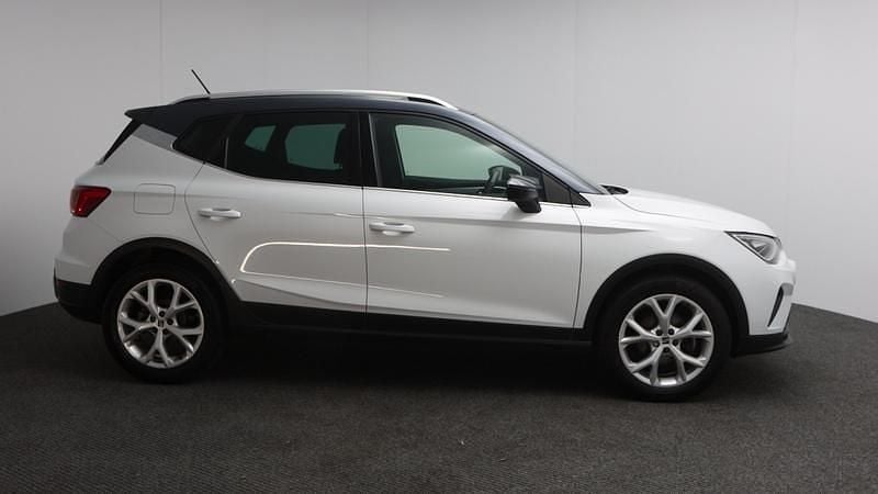 Used Seat Arona FR 110 HP (80 kW) 2023 White SUV