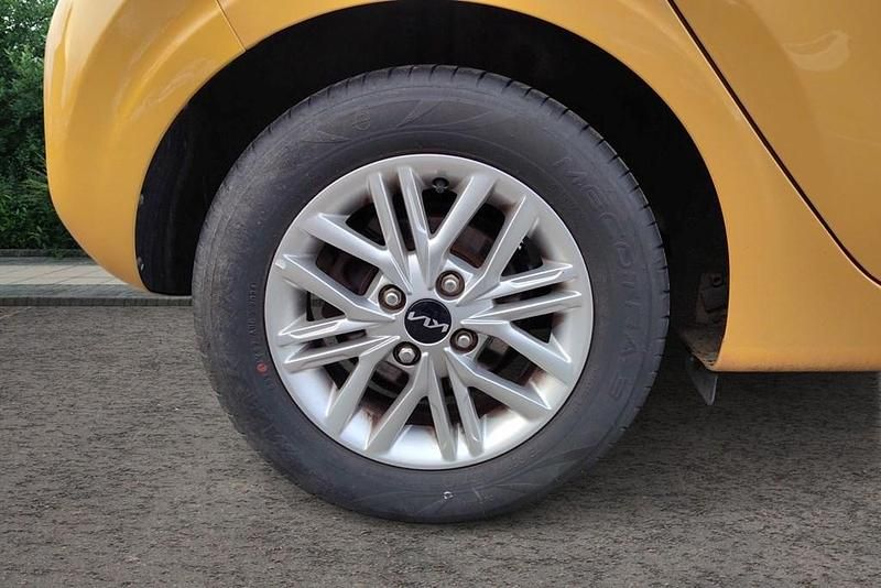 Used Kia Picanto 66 HP (48 kW) 2023 Yellow Hatchback